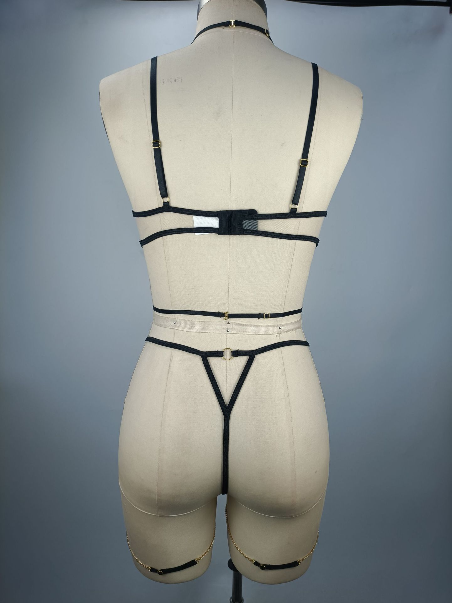 Sexy Temptation Set with Bikini Style and Metal Chains
