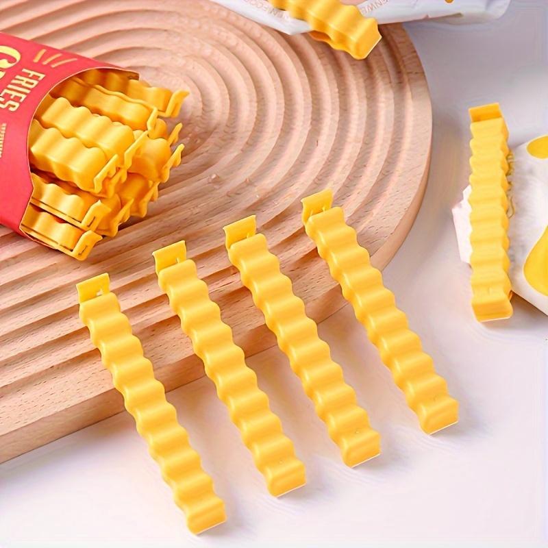 12 pcs Cute French Fries Shaped Bag Clip, Fridge Magnet for Sealing Grocery Bag: Moisture Proof Sealing Clamp, for Kitchen Storage, Cute and Practical Kitchen Accessories, Safety Envelope Bag and Packaging, Potato Chips Clip