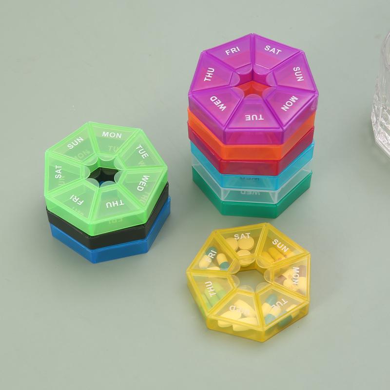 7-compartment Pill Box, 1 Count Random Color Mini Portable Pill Container, One-week Pill Box for Travel, Medicine Organizer, Travel Accessories
