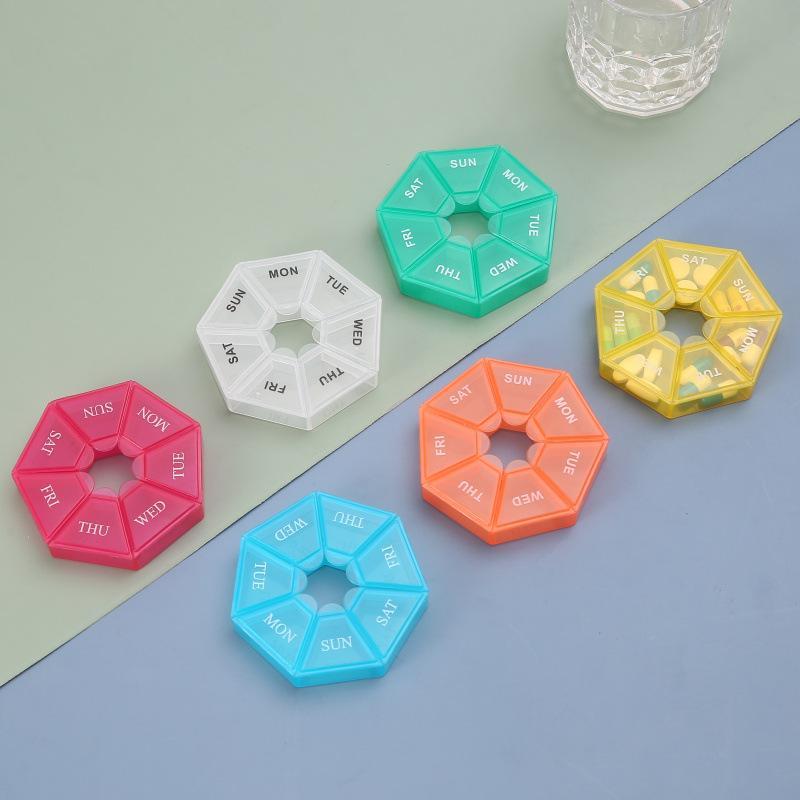 7-compartment Pill Box, 1 Count Random Color Mini Portable Pill Container, One-week Pill Box for Travel, Medicine Organizer, Travel Accessories