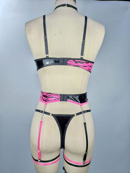Metal Chain Temptation Set with Passionate Style for Women