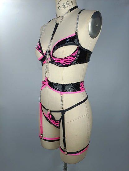 Metal Chain Temptation Set with Passionate Style for Women