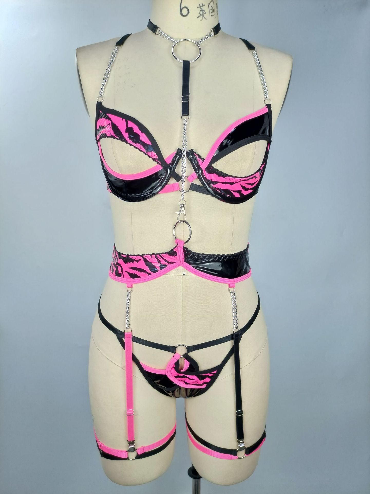 Metal Chain Temptation Set with Passionate Style for Women